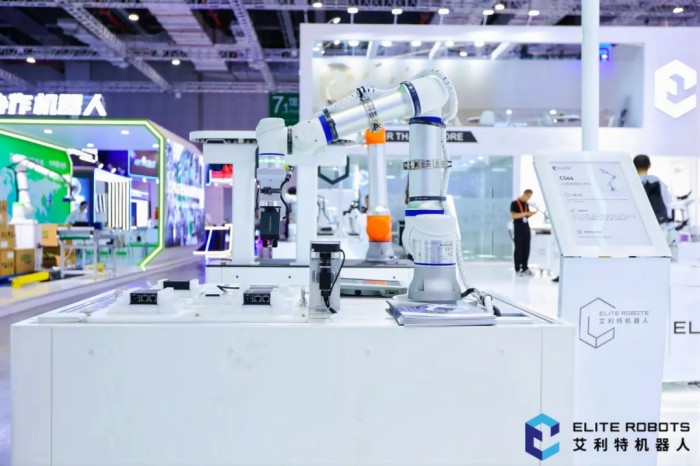 AG庄闲协作机器人